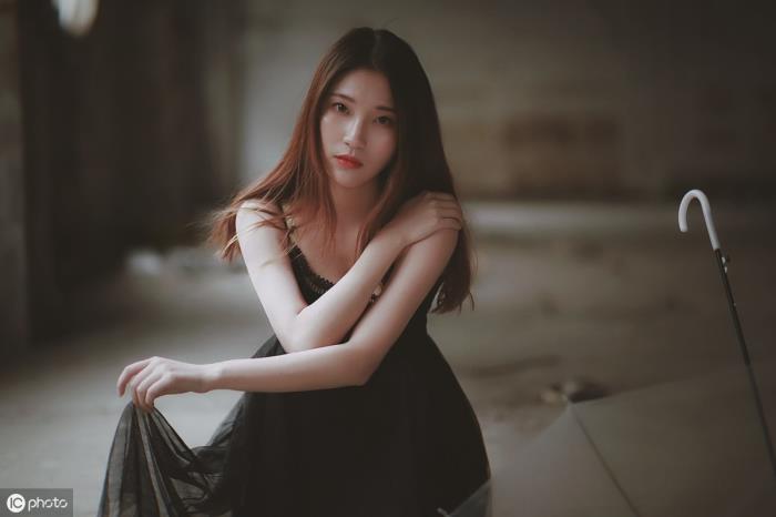 怎樣才能抓住一個女人的心和弱點的簡單介紹