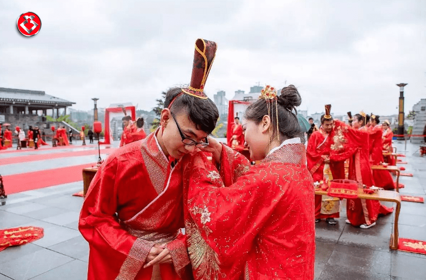 結發夫妻是什麽意思 結發夫妻是什麽意思網絡用語